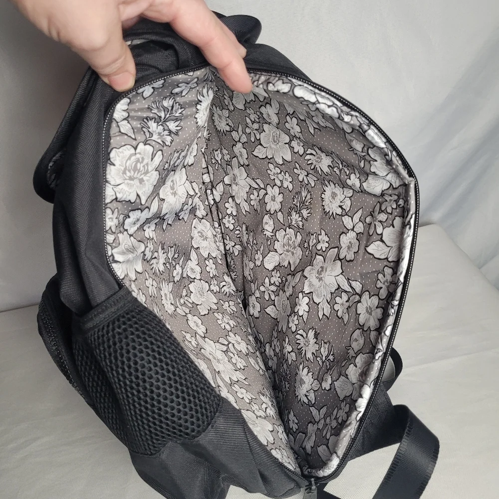 Vera Bradley Black Daytripper ReActive Material Backpack *Read* Lightweight